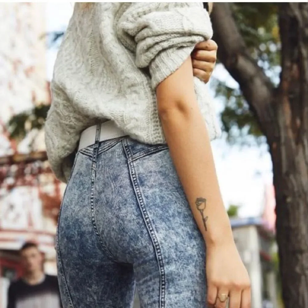 Free People Riley Seamed Skinny Jeans Acid Wash indigo size 30